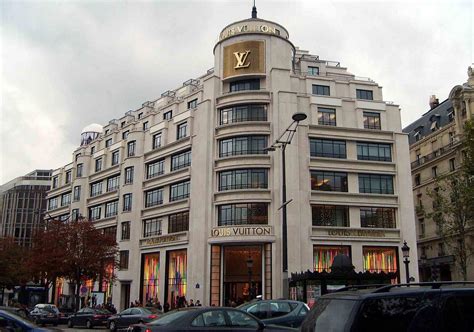 louis vuitton hotel paris inside.